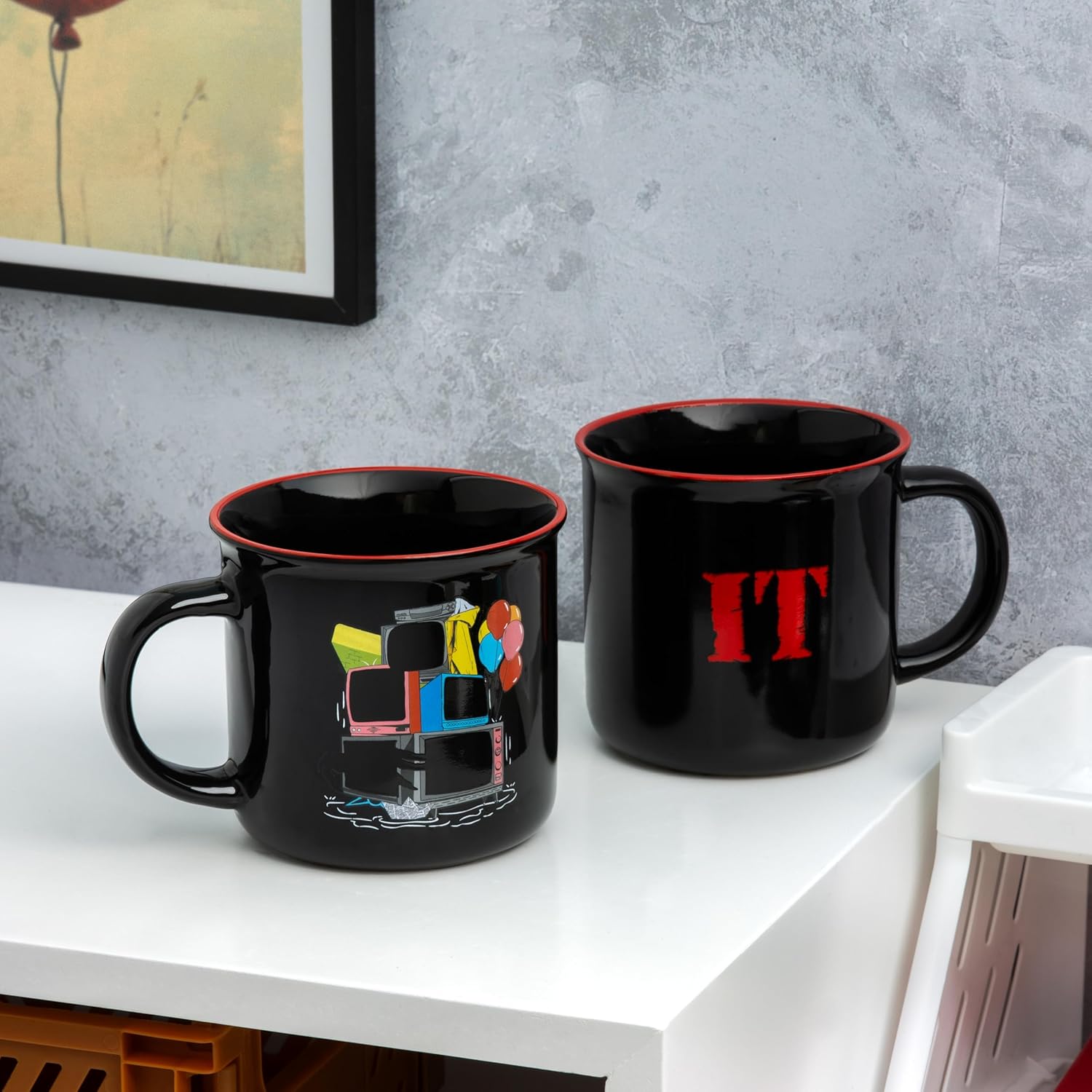Paladone Pennywise TV Screen Heat Change Mug, 350ml Officially Licensed IT the Movie Ceramic Coffee Cup