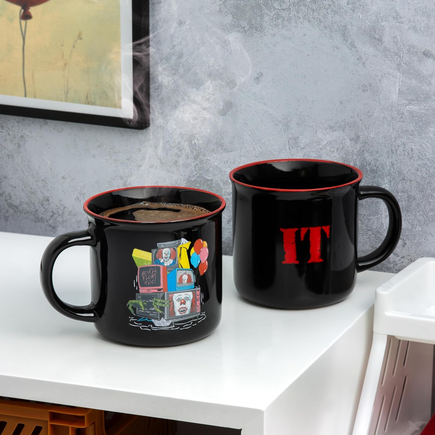 Paladone Pennywise TV Screen Heat Change Mug, 350ml Officially Licensed IT the Movie Ceramic Coffee Cup