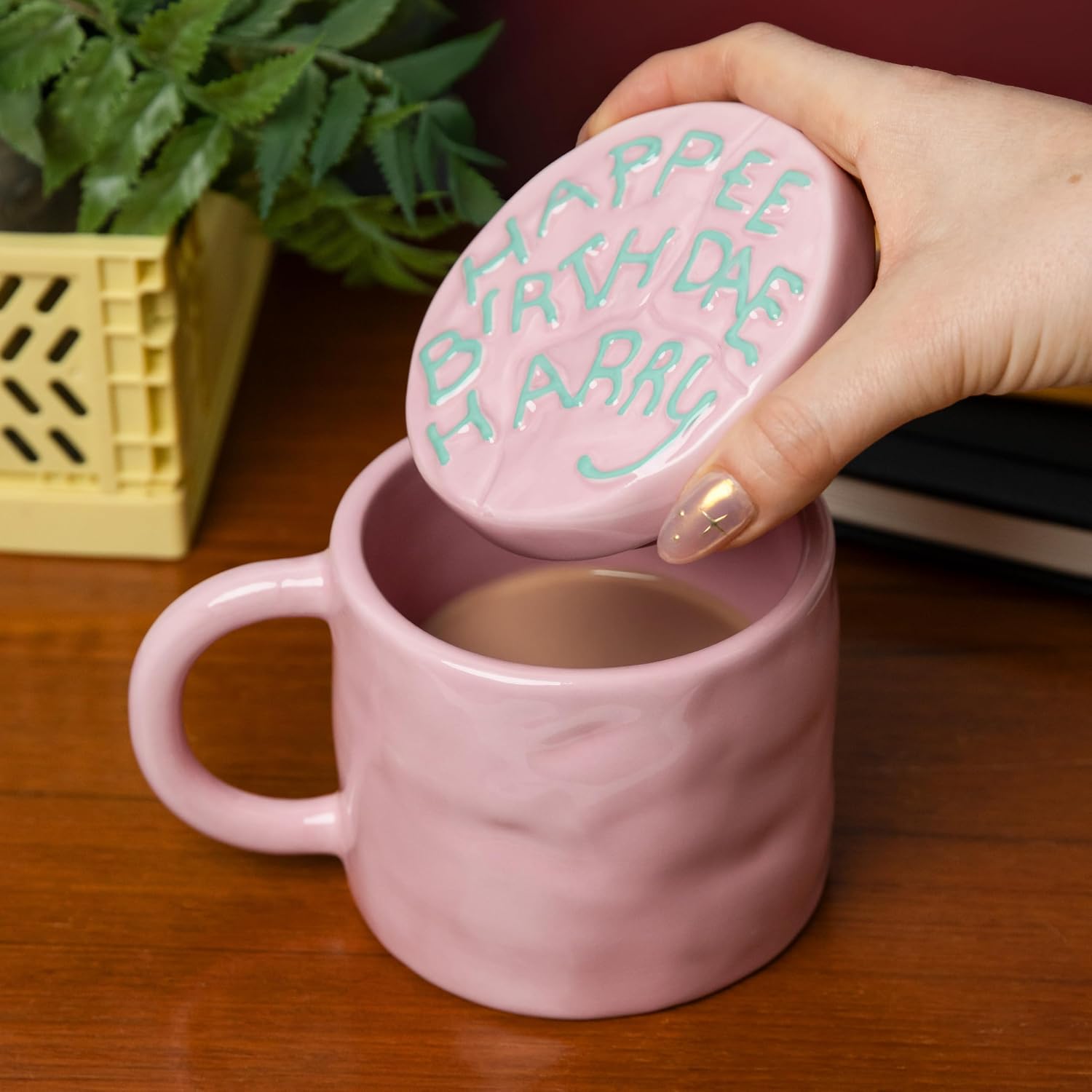 Paladone Harry Potter Happee Birthdae Cake‑Shaped Mug with Lid, 400ml Ceramic Collectible