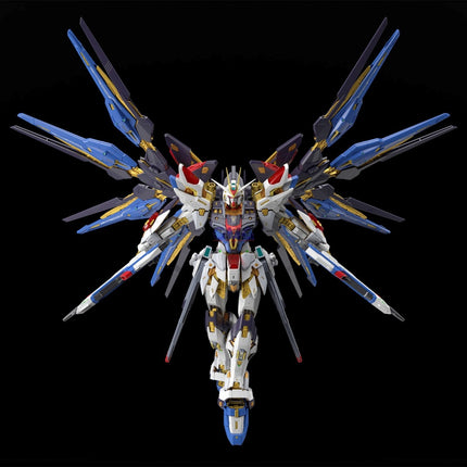 Bandai Hobby - 1/100 MGEX (Master Grade Extreme) - Gundam Seed Destiny, ZGMF-X20A Strike Freedom Gundam Model Kit