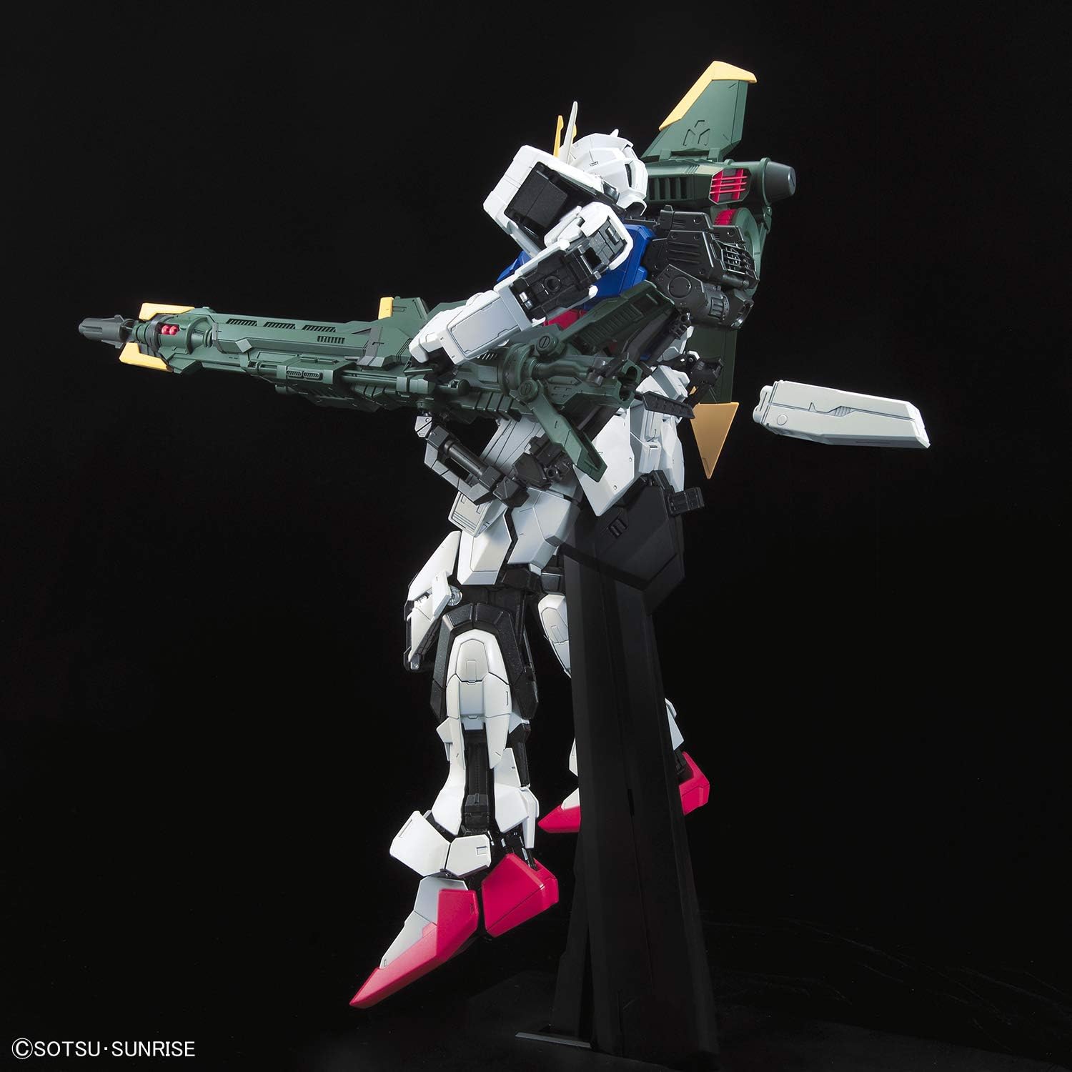 Bandai Hobby - 1/60 PG Mobile Suit Gundam Seed - GAT-X105+AQM/E-YM1 Perfect Strike Gundam Model Kit