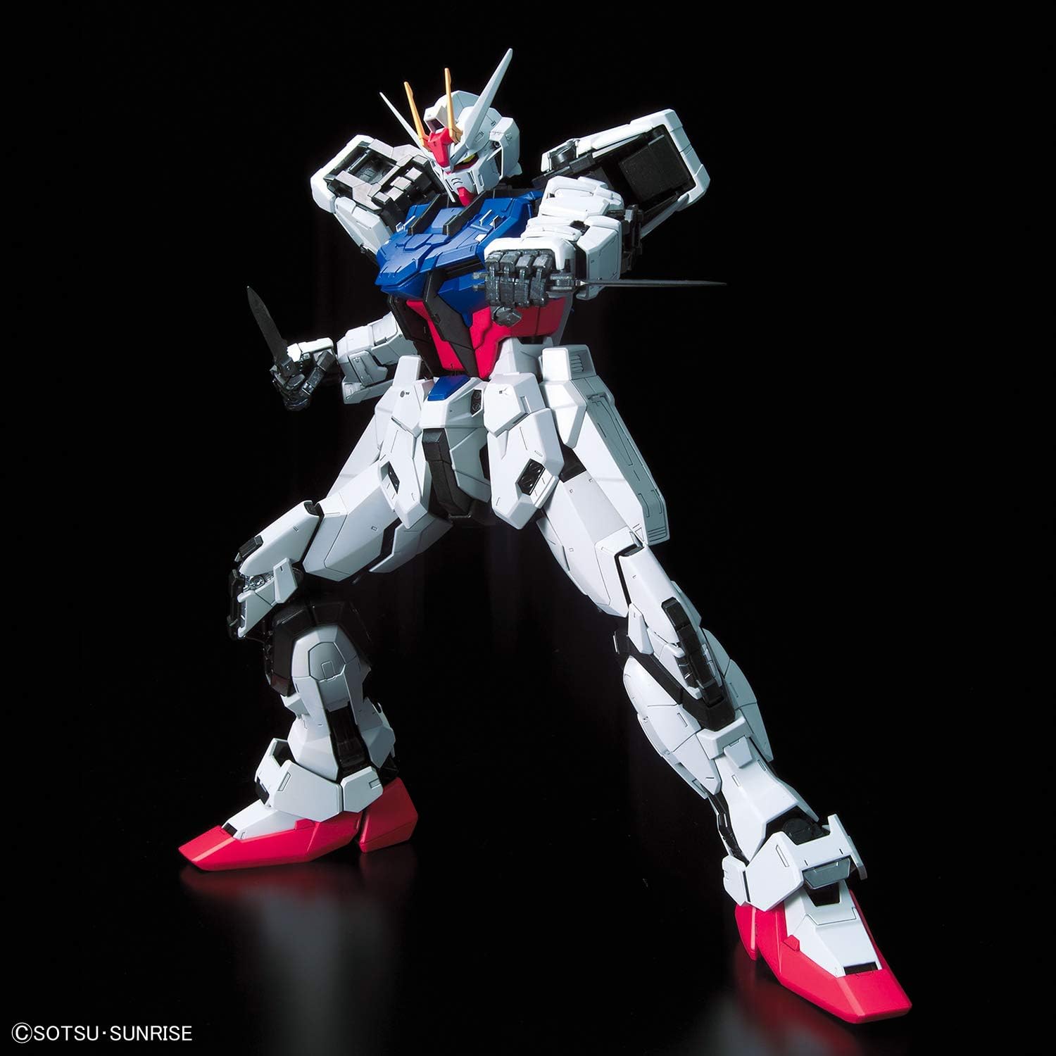 Bandai Hobby - 1/60 PG Mobile Suit Gundam Seed - GAT-X105+AQM/E-YM1 Perfect Strike Gundam Model Kit