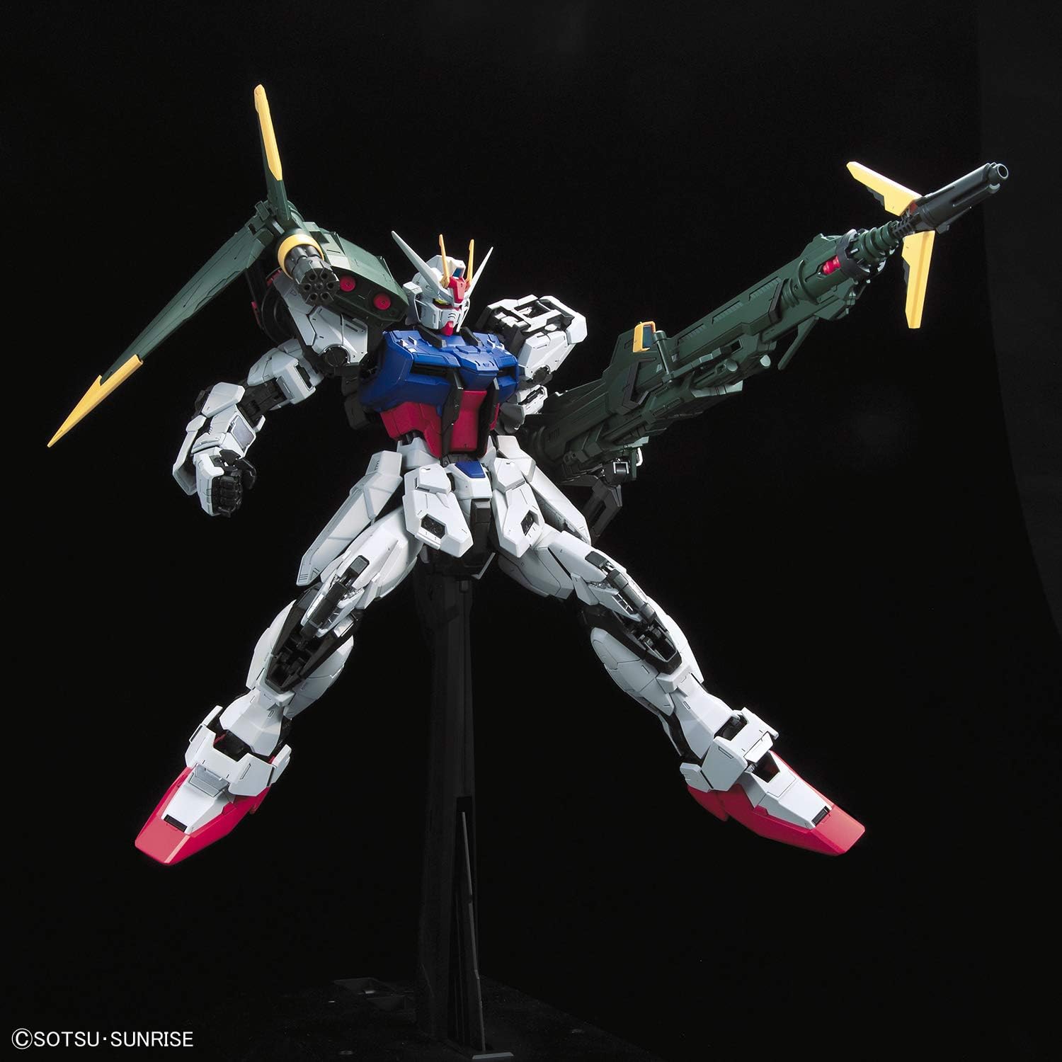 Bandai Hobby - 1/60 PG Mobile Suit Gundam Seed - GAT-X105+AQM/E-YM1 Perfect Strike Gundam Model Kit