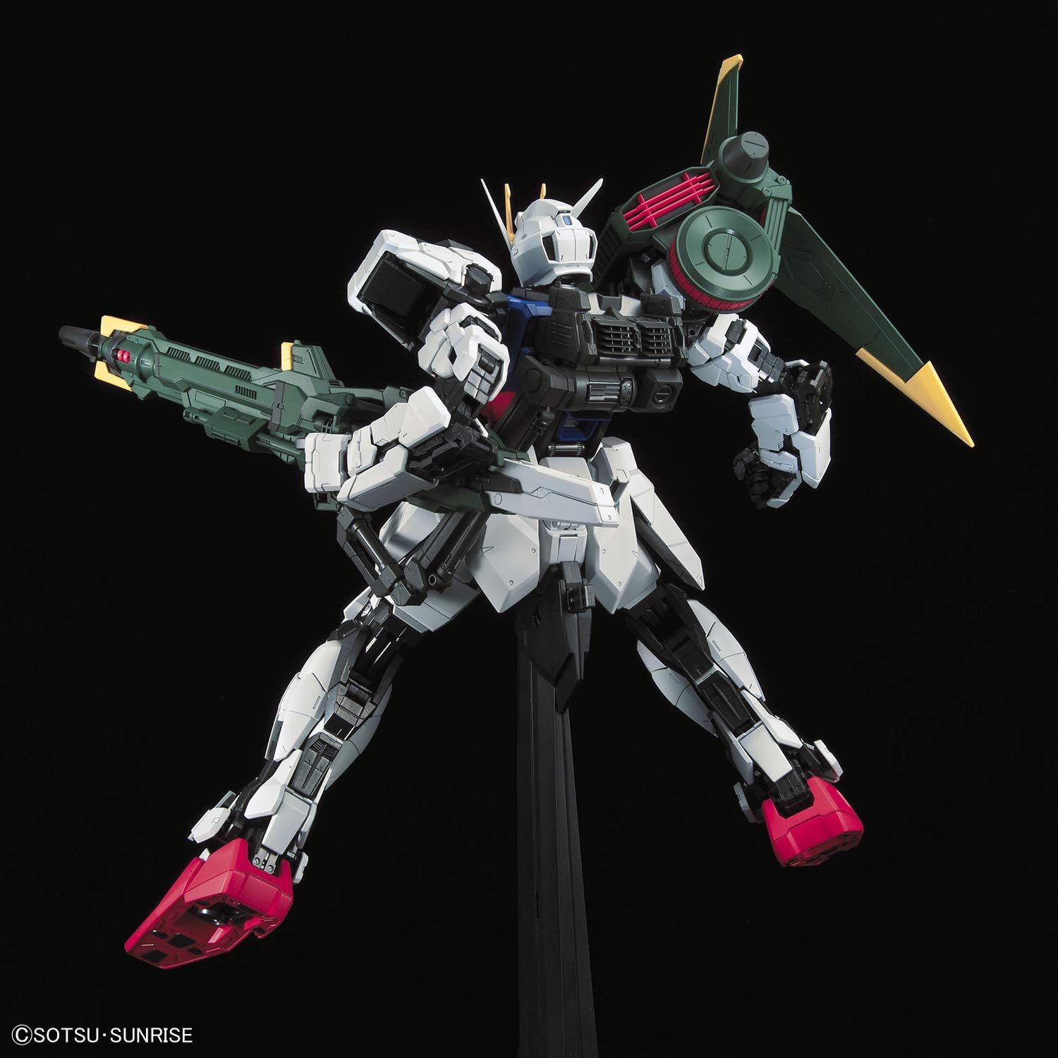 Bandai Hobby - 1/60 PG Mobile Suit Gundam Seed - GAT-X105+AQM/E-YM1 Perfect Strike Gundam Model Kit