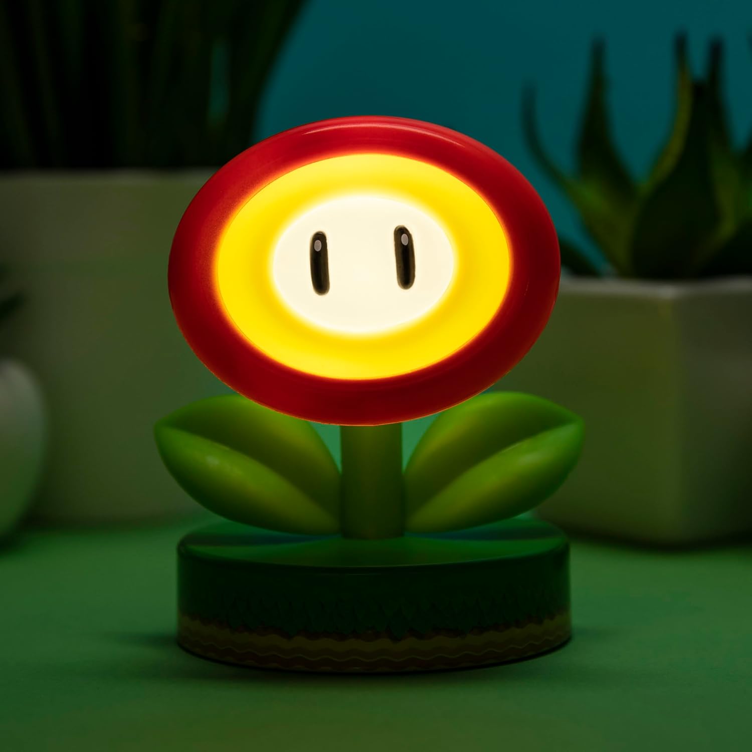 Paladone Super Mario Fire Flower Icon Light - Officially Licensed Nintendo