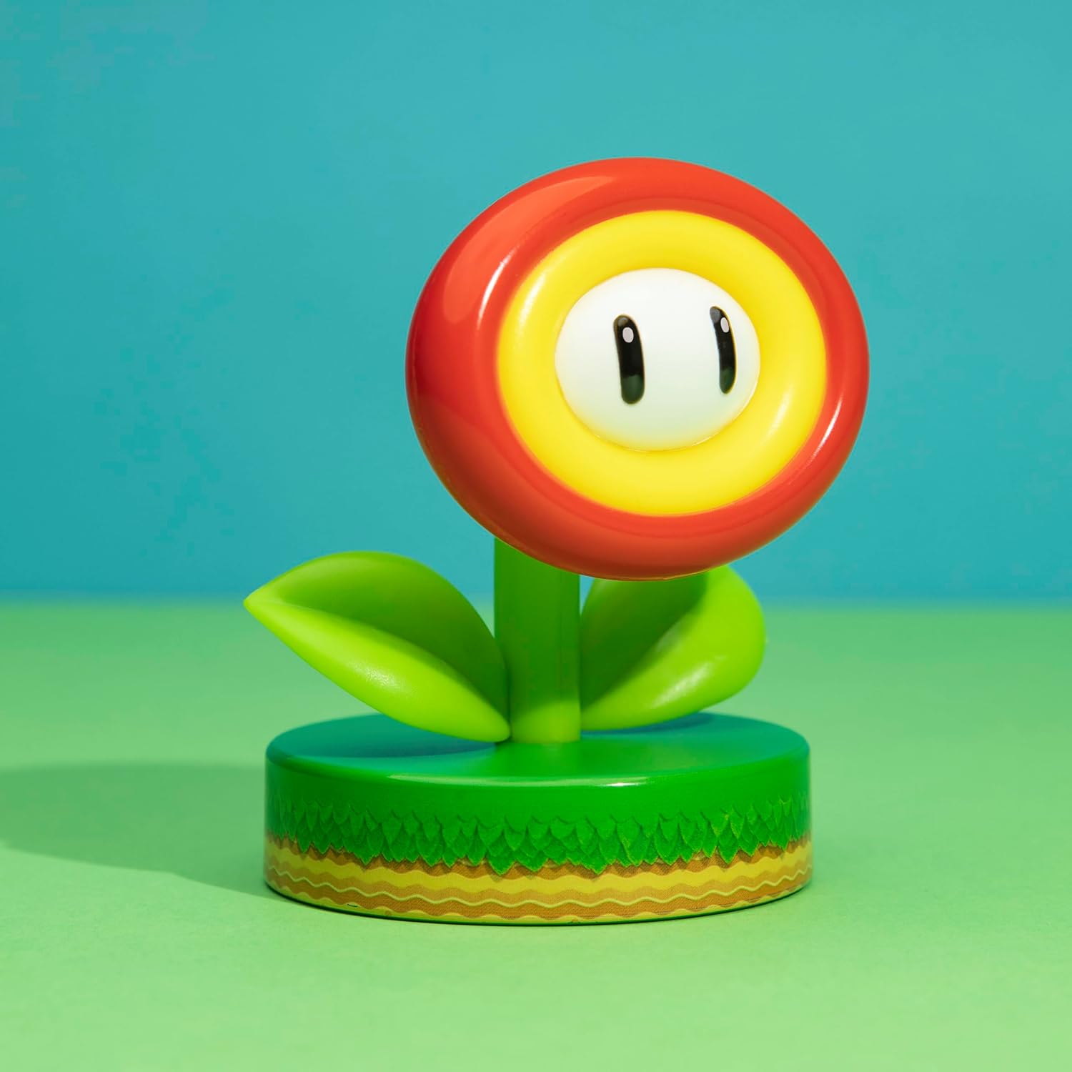 Paladone Super Mario Fire Flower Icon Light - Officially Licensed Nintendo