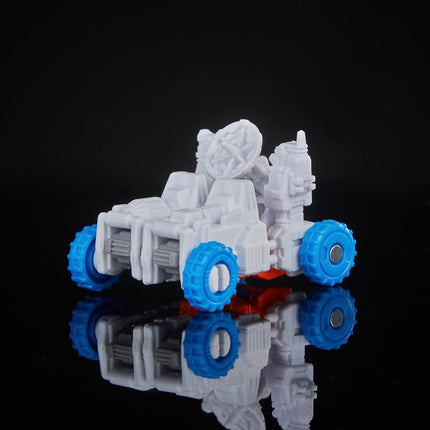 Transformers Generations Selects Legacy Evolution Titan Class Classic Transformers Guardian Robot and Lunar-Tread Action Figure