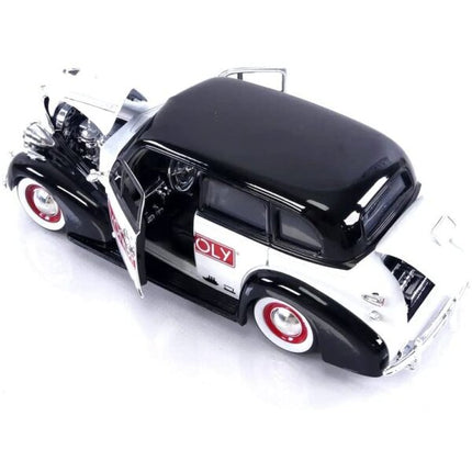 Mr. Monopoly 1:24 1939 Chevrolet Master Deluxe Die-cast Car w/ 2.75" Rich Uncle Pennybags Figure
