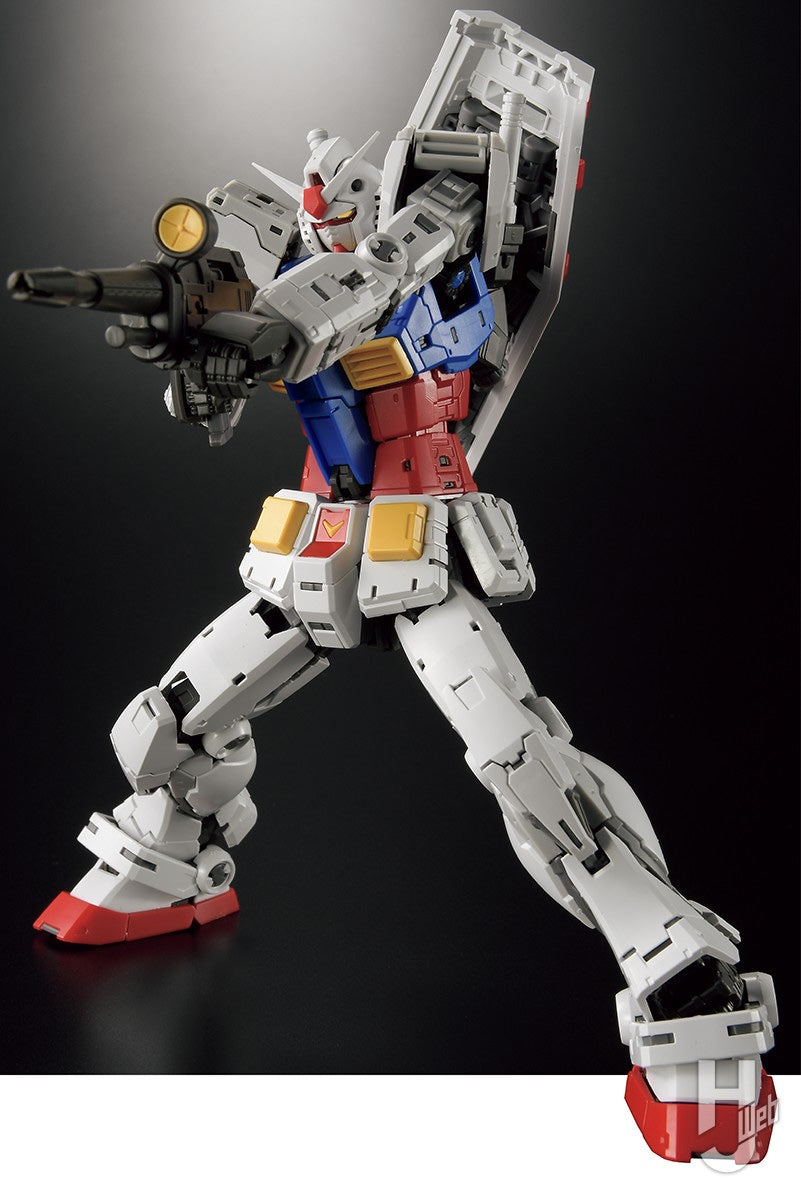 Bandai Hobby - 1/144 RG #40 Mobile Suit Gundam - RX-78-2 Gundam (2.0 Ver.) Model Kit