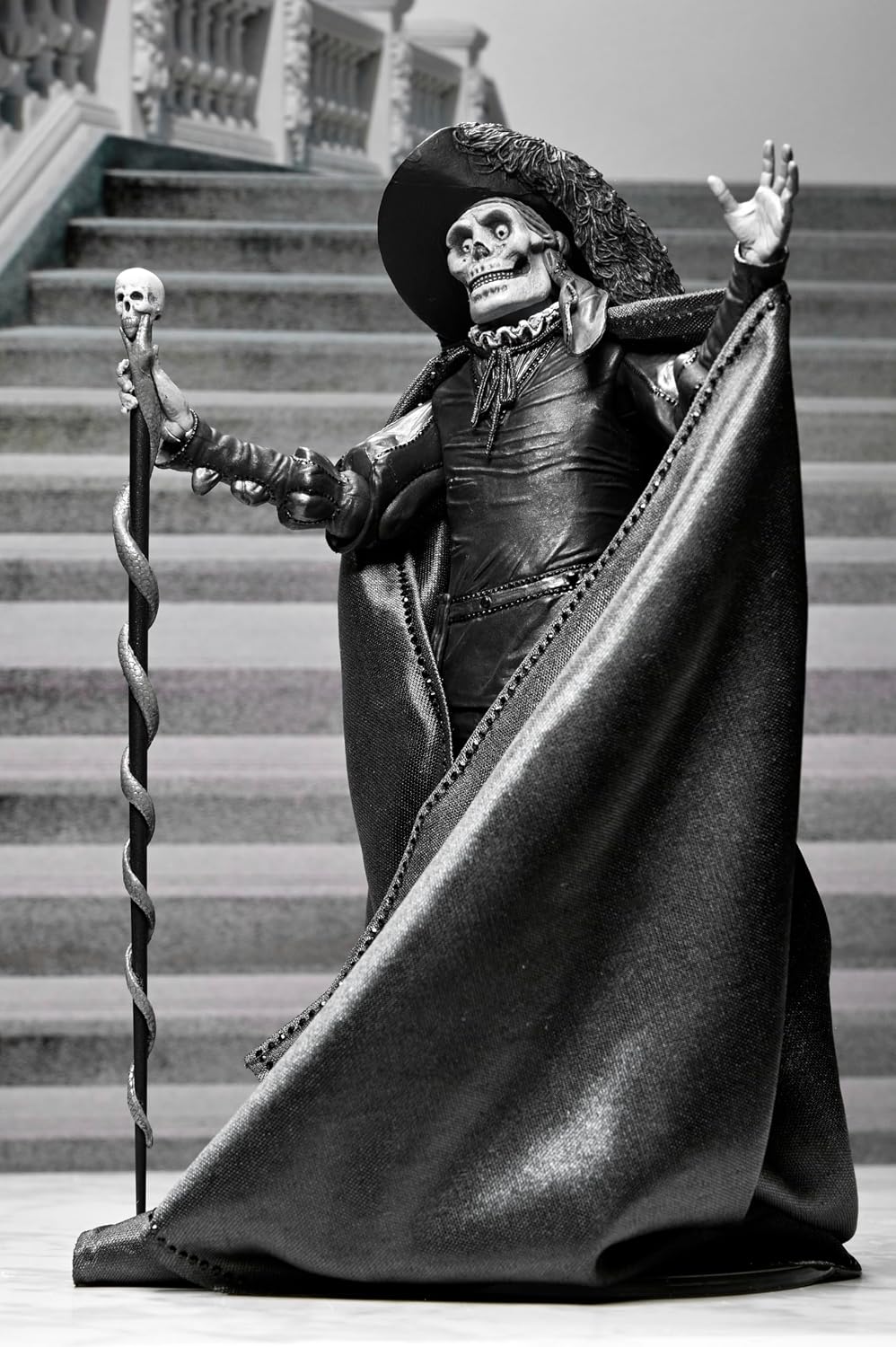NECA Phantom of the Opera (1925) - Ultimate Phantom of the Opera Masque of the Red Death (B&W) 7” Scale Action Figure