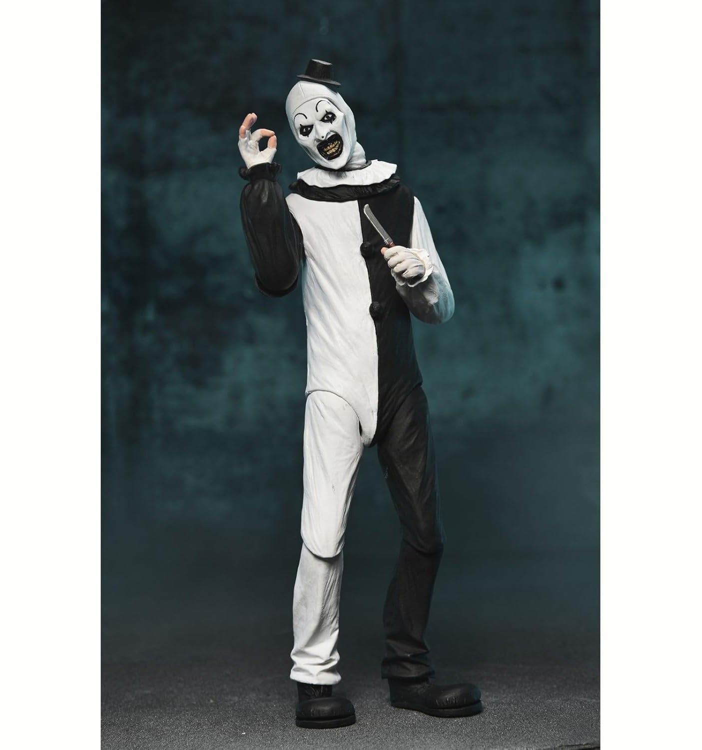 NECA - Terrifier, Ultimate Art the Clown 7" Scale Action Figure