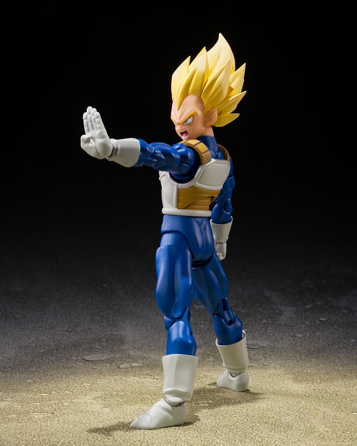Tamashii Nations S.H. Figuarts Dragon Ball Z: Super Saiyan Vegeta "Dangerous Pride" Action Figure