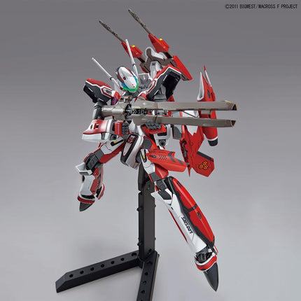 Bandai Hobby - 1/100 HG Macross Frontier - YF-29 Durandal Valkyrie (Alto Saotome Use) Model Kit