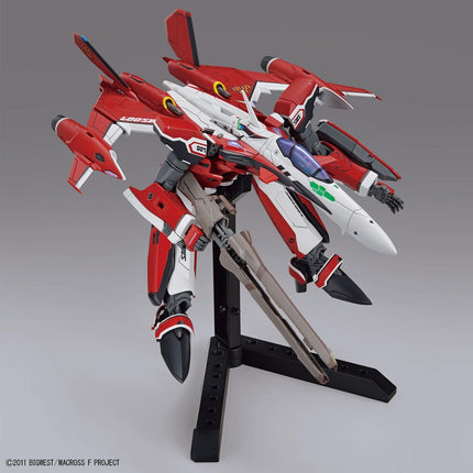 Bandai Hobby - 1/100 HG Macross Frontier - YF-29 Durandal Valkyrie (Alto Saotome Use) Model Kit