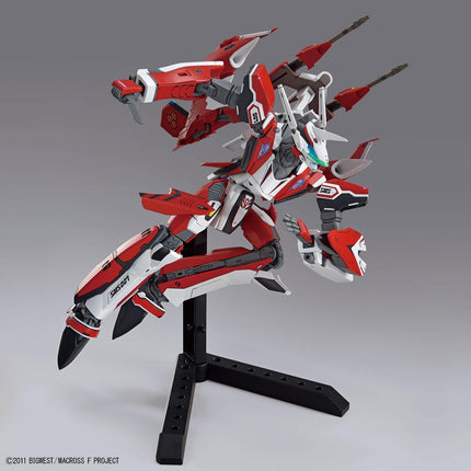 Bandai Hobby - 1/100 HG Macross Frontier - YF-29 Durandal Valkyrie (Alto Saotome Use) Model Kit