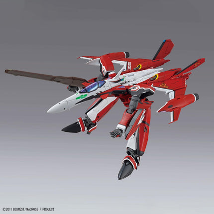 Bandai Hobby - 1/100 HG Macross Frontier - YF-29 Durandal Valkyrie (Alto Saotome Use) Model Kit