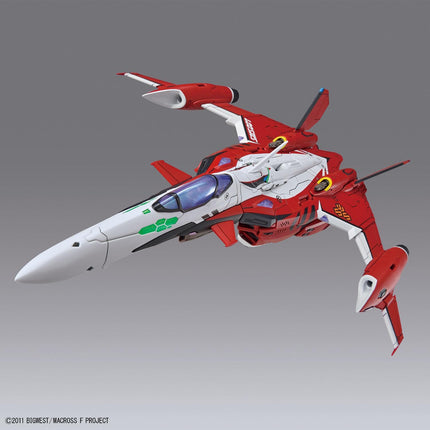 Bandai Hobby - 1/100 HG Macross Frontier - YF-29 Durandal Valkyrie (Alto Saotome Use) Model Kit