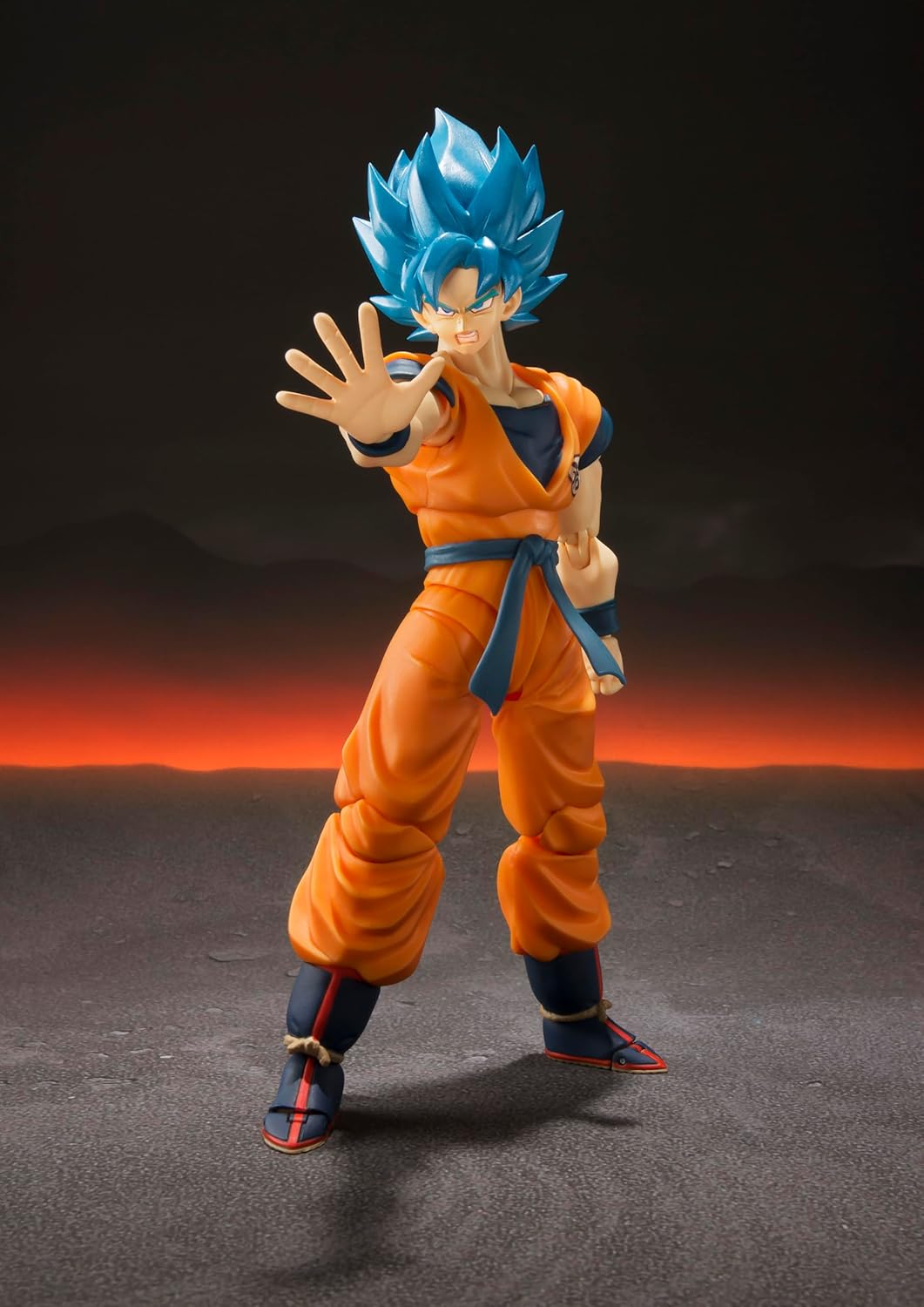 Tamashii Nations S.H. Figuarts Dragon Ball Super: Broly - Super Saiyan God Super Saiyan Goku Action Figure