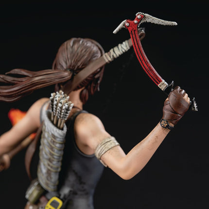 Dark Horse Deluxe Tomb Raider: Lara Croft (Survivor Era) PVC Statue
