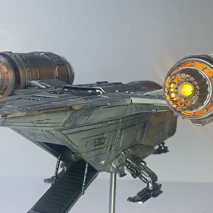 AMT Star Wars: Mandalorian Razor Crest 1:72 Scale Model Kit