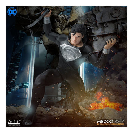 Mezco Toys DC Comics 1/12 Superman (Recovery Suit Edition) 16cm