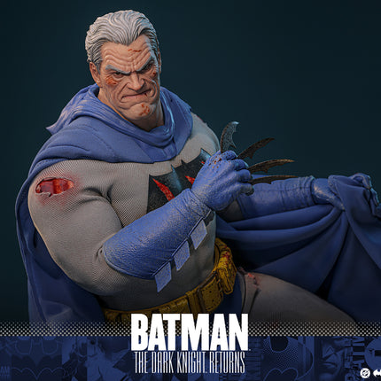 Batman DKR (Battle Damage Ver.) Sixth Scale Figure (PRE-ORDER)