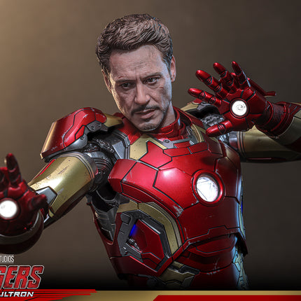 Iron Man Mark XLIII (2.0) Sixth Scale Figure (PRE-ORDER)
