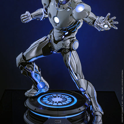 Superior Iron Man Sixth Scale Figure (PRE-ORDER)