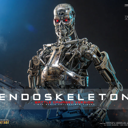 T2: Endoskeleton (Battle Damaged Version) Sixth Scale Figure (PRE-ORDER)