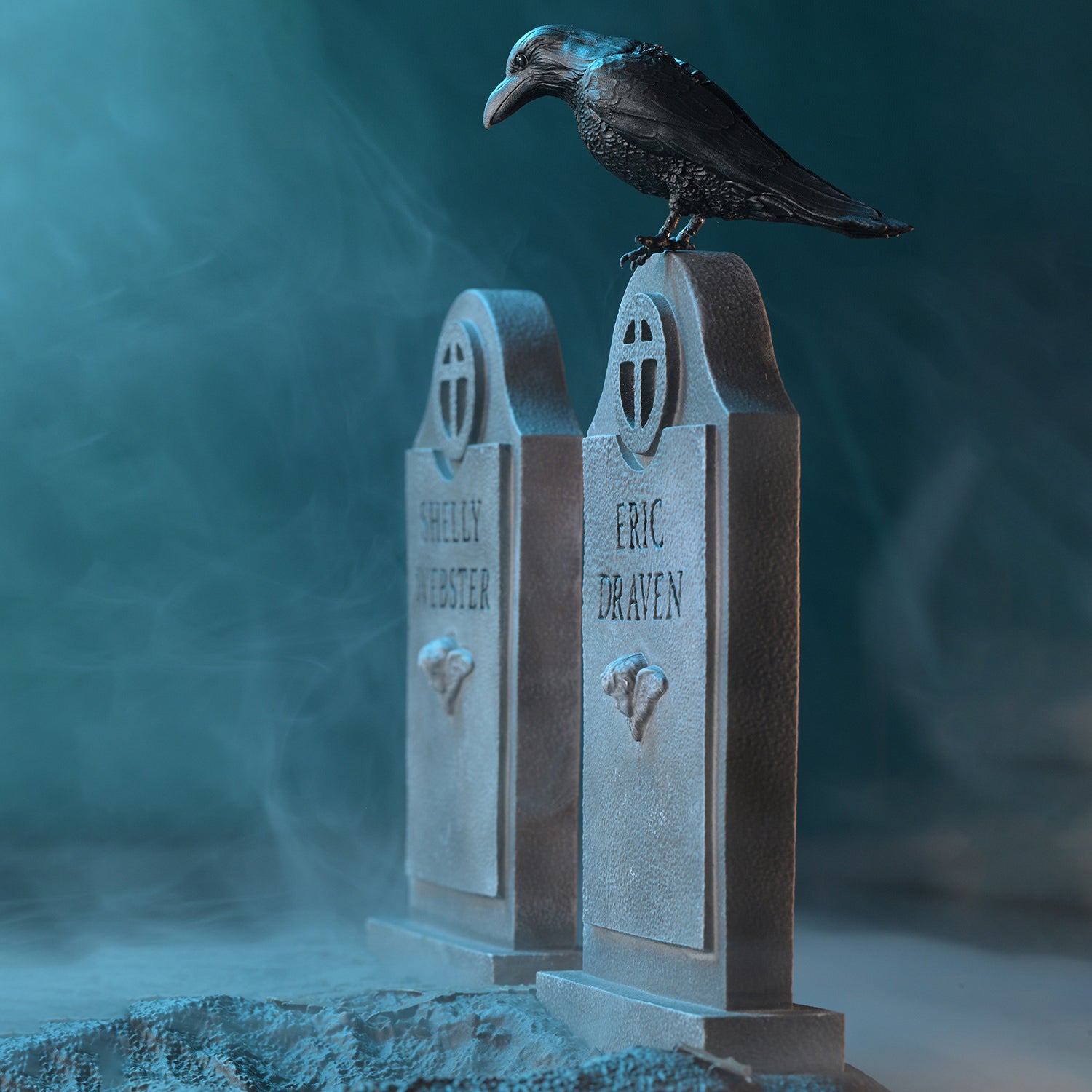 The Crow Eric Draven (Deluxe Gold Edition) Sixth Scale Figure (PRE-ORDER)