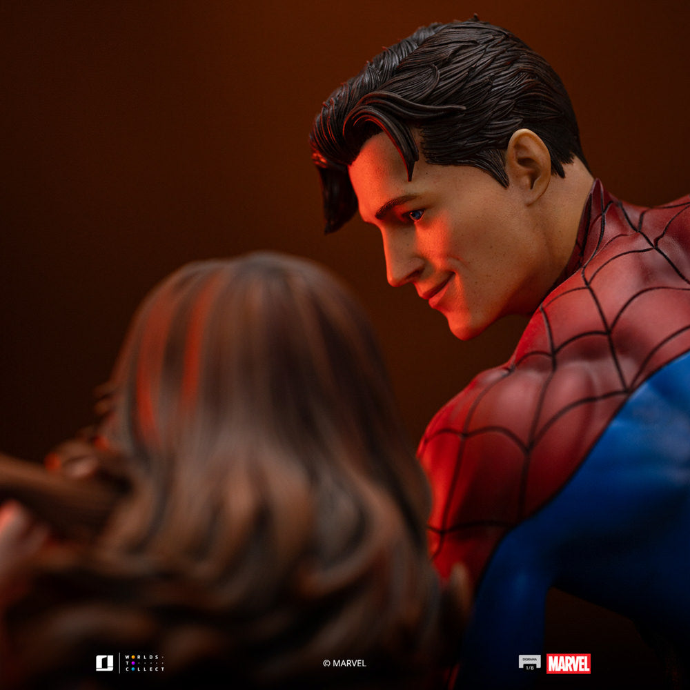 Spider-Man and MJ Sixth Scale Diorama (PRE-ORDER)