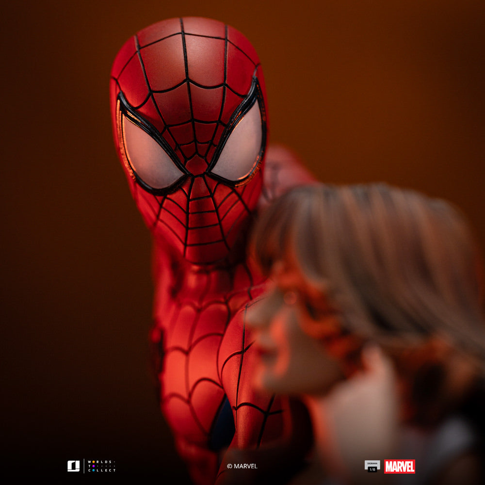 Spider-Man and MJ Sixth Scale Diorama (PRE-ORDER)