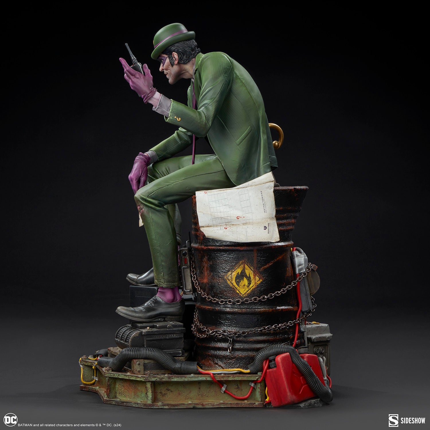 Riddler Premium Format Figure (PRE-ORDER)