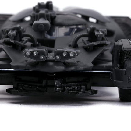 Jada Toys DC Comics Justice League Batman & Batmobile 1:32 Die - Cast Vehicle with Figure
