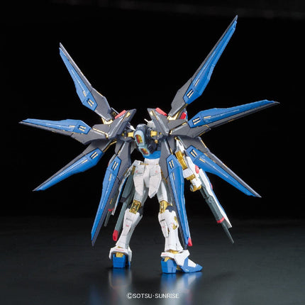 Bandai Hobby 1/144 RG #14 - Gundam Seed Destiny - ZGMF-X20A Strike Freedom Gundam Model Kit