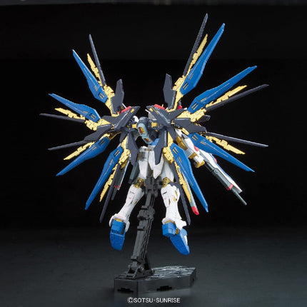 Bandai Hobby 1/144 RG #14 - Gundam Seed Destiny - ZGMF-X20A Strike Freedom Gundam Model Kit