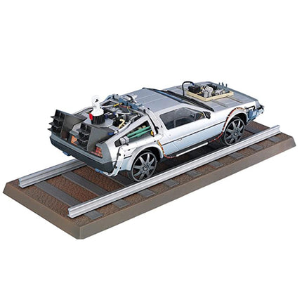Aoshima Models 1/24 Delorean from Back to the Future III Model Kit