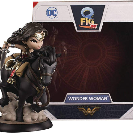 Quantum Mechanix QMx Wonder Woman Q-Fig Max diorama