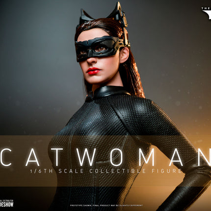 Catwoman Sixth Scale Figure (MMS627)