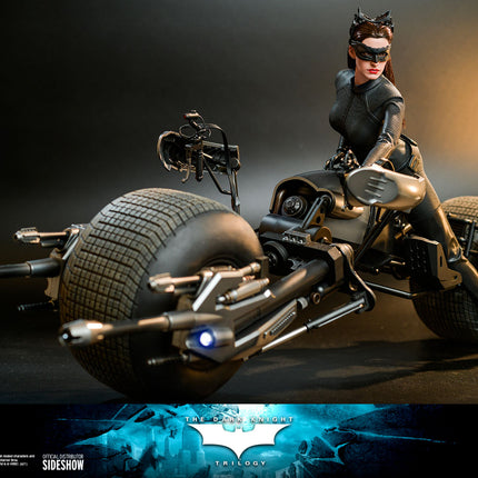 Catwoman Sixth Scale Figure (MMS627)
