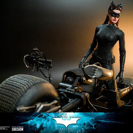 Catwoman Sixth Scale Figure (MMS627)