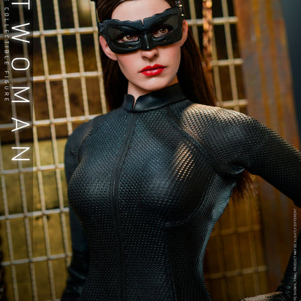 Catwoman Sixth Scale Figure (MMS627)