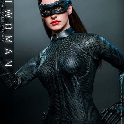 Catwoman Sixth Scale Figure (MMS627)
