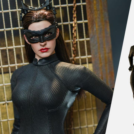 Catwoman Sixth Scale Figure (MMS627)